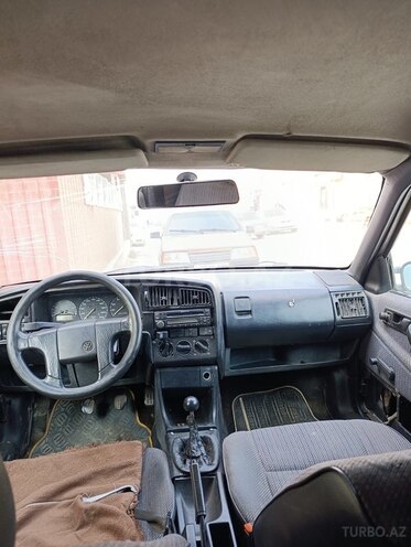 Volkswagen Passat 1990, 150,000 km - 1.8 l - Bakı