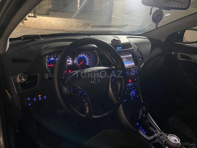 Hyundai Avante 2015, 125,000 km - 1.6 л - Bakı