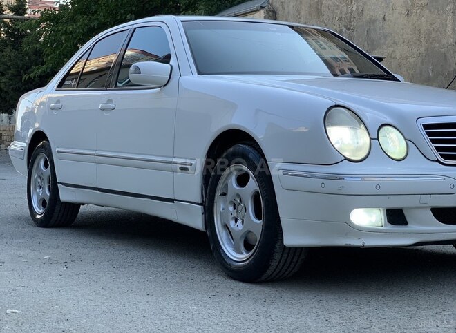 Mercedes E 270 2001, 321,845 km - 2.7 l - Bakı