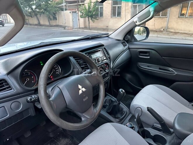 Mitsubishi L200 2020, 132,000 km - 2.4 l - Bakı