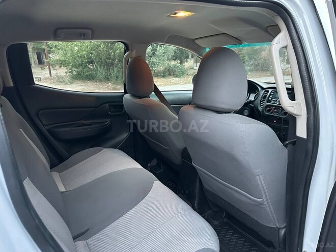Mitsubishi L200 2020, 132,000 km - 2.4 l - Bakı