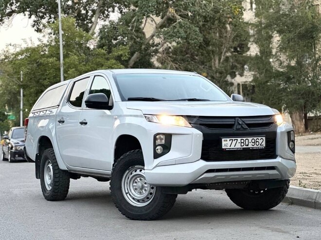 Mitsubishi L200 2020, 132,000 km - 2.4 l - Bakı