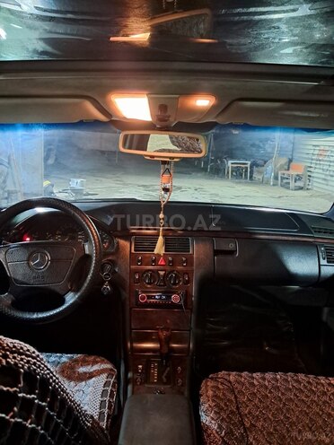 Mercedes E 230 1996, 333,000 km - 2.3 l - Bakı