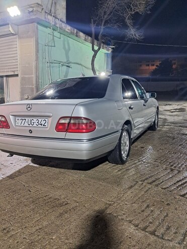 Mercedes E 230 1996, 333,000 km - 2.3 l - Bakı