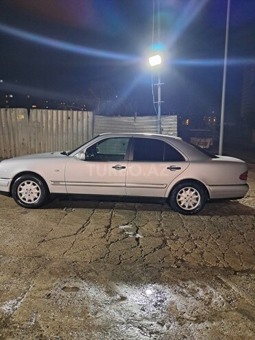 Mercedes E 230 1996, 333,000 km - 2.3 l - Bakı