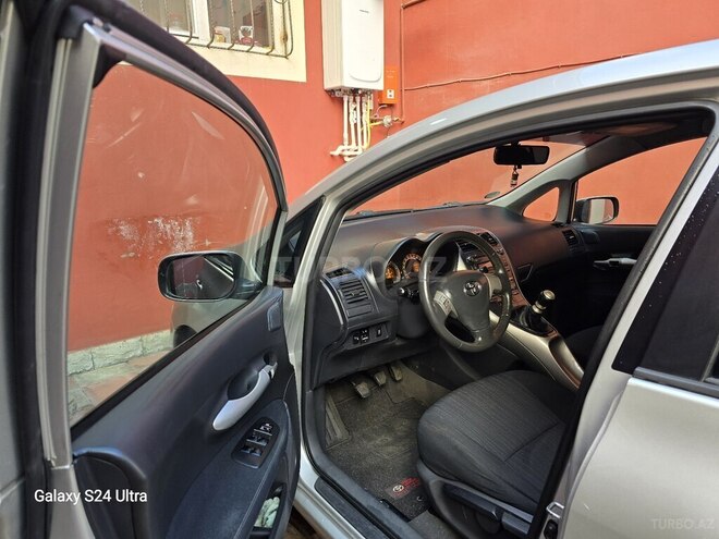 Toyota Auris 2009, 291,000 km - 1.4 l - Bakı