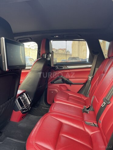 Porsche Cayenne Turbo S 2016, 112,624 km - 4.8 l - Bakı