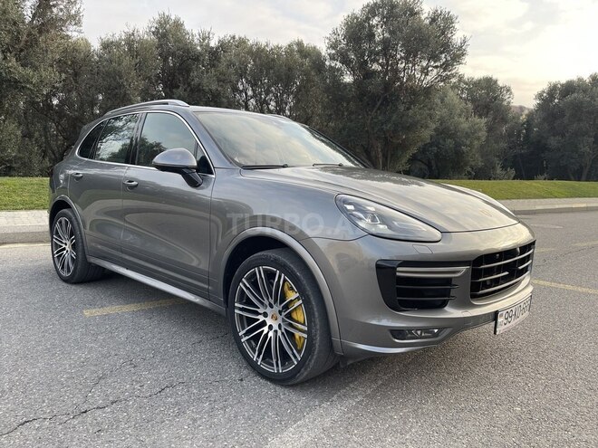 Porsche Cayenne Turbo S 2016, 112,624 km - 4.8 l - Bakı