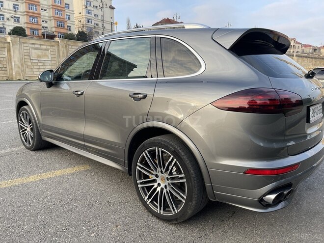 Porsche Cayenne Turbo S 2016, 112,624 km - 4.8 l - Bakı