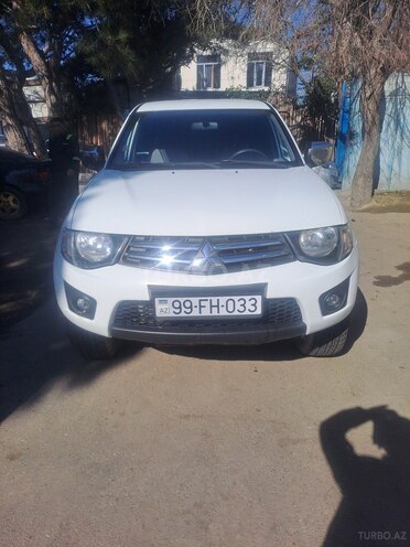 Mitsubishi L200 2014, 265,000 km - 2.5 l - Bakı