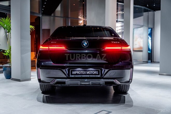 BMW 750e xDrive-2