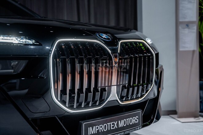 BMW 750e xDrive-6