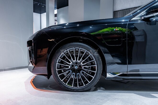BMW 750e xDrive-11