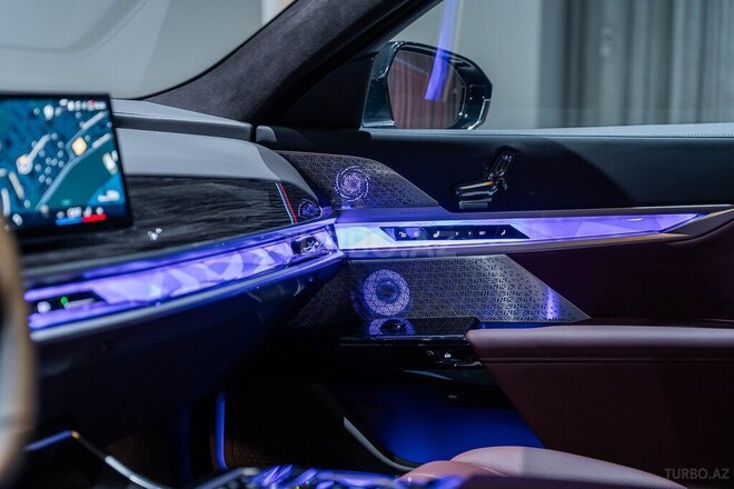 BMW 750e xDrive-15