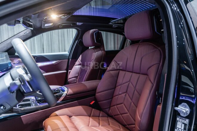 BMW 750e xDrive-17