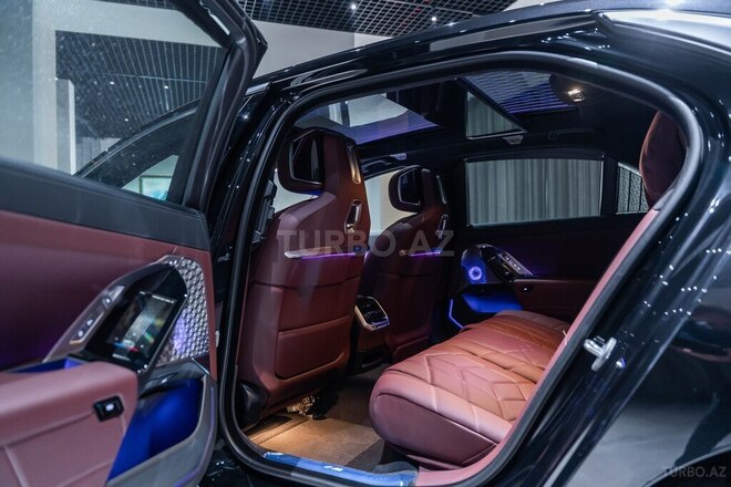 BMW 750e xDrive-18