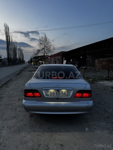 Mercedes E 220 d 2000, 433,000 km - 2.2 л - Tovuz