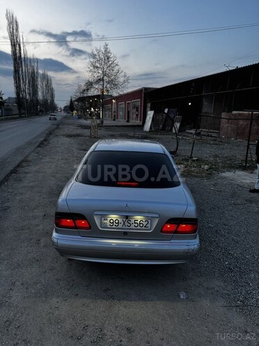 Mercedes E 220 d 2000, 433,000 km - 2.2 л - Tovuz