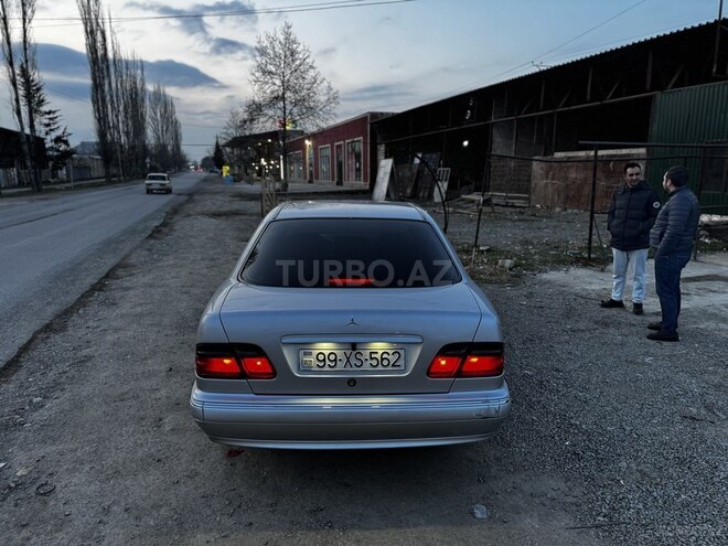 Mercedes E 220 d 2000, 433,000 km - 2.2 л - Tovuz