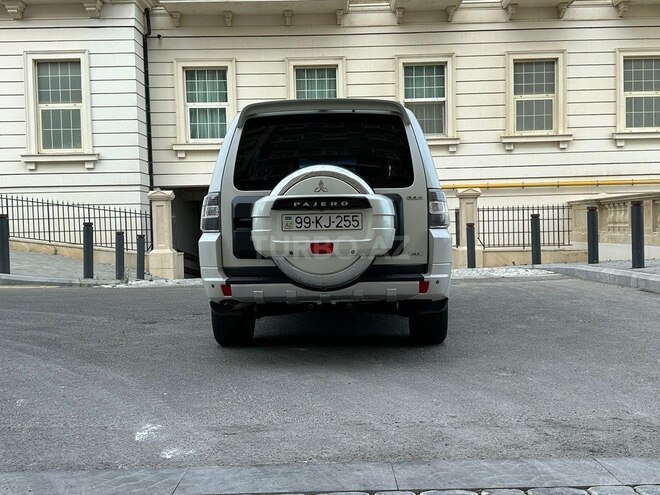 Mitsubishi Pajero 2014, 178,000 km - 3.8 l - Bakı