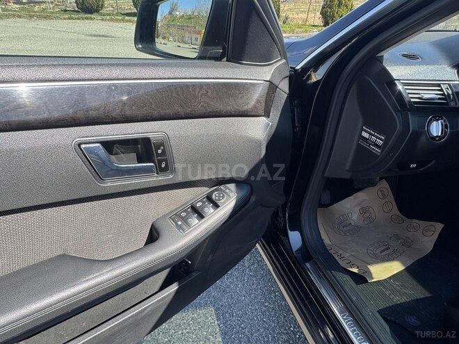 Mercedes E 250-13