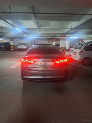 Hyundai Elantra 2015, 235,941 km - 2.0 l - Bakı