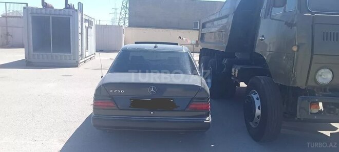 Mercedes E 250 1993, 497,200 km - 2.5 л - Bakı