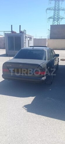 Mercedes E 250 1993, 497,200 km - 2.5 л - Bakı