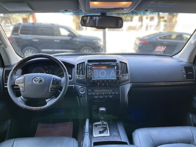 Toyota Land Cruiser-8