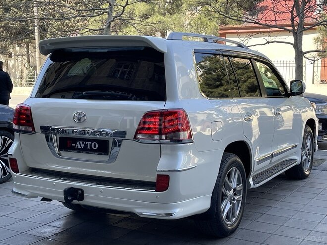 Toyota Land Cruiser-15