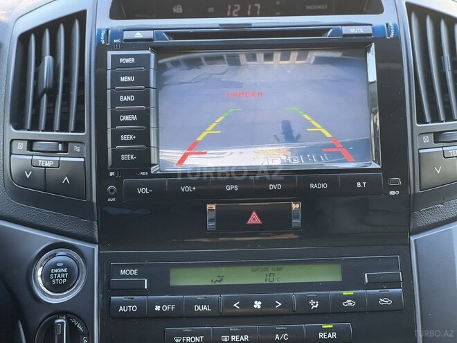 Toyota Land Cruiser-10