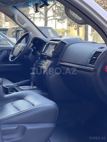 Toyota Land Cruiser-5
