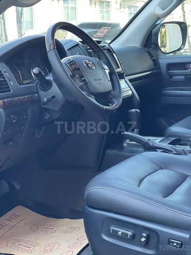 Toyota Land Cruiser-4