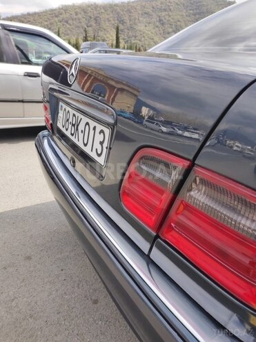 Mercedes E 200 1998, 221,000 km - 2.0 l - Bakı