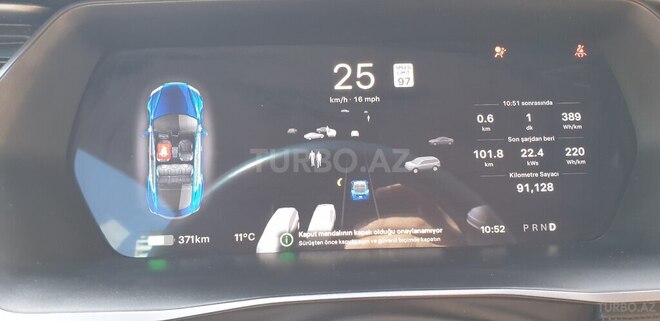 Tesla Model S-11
