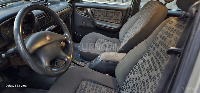 GAZ 31105 2006, 330,000 km - 2.4 l - Gəncə