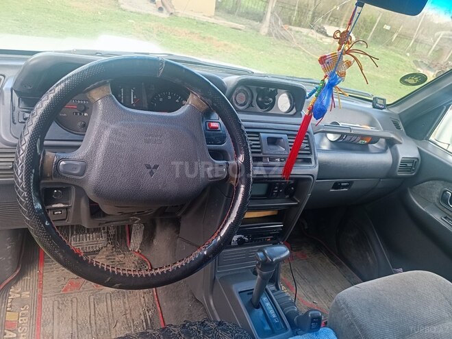 Mitsubishi Pajero 1996, 370,000 km - 2.8 л - Qəbələ