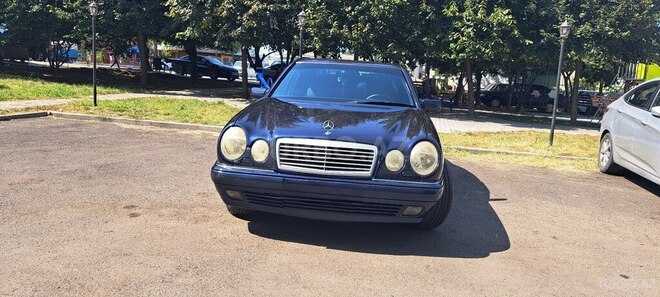 Mercedes E 230 1996, 327,000 km - 2.3 l - Tovuz