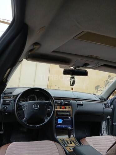 Mercedes E 240 1999, 317,000 km - 2.4 l - Şəmkir
