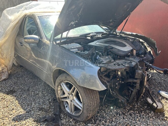 Mercedes E 350 2005, 200,000 km - 3.5 l - Bakı