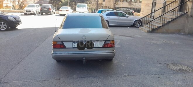Mercedes E 200 d 1990, 432,167 km - 2.0 л - Bakı