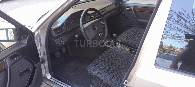 Mercedes E 200 d 1990, 432,167 km - 2.0 л - Bakı