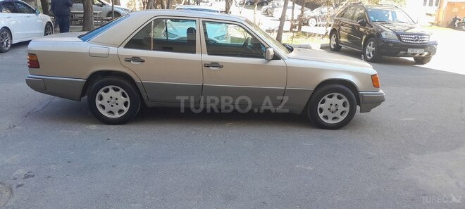 Mercedes E 200 d 1990, 432,167 km - 2.0 л - Bakı