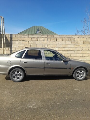 Opel Vectra 1996, 357,000 km - 1.8 l - Xaçmaz