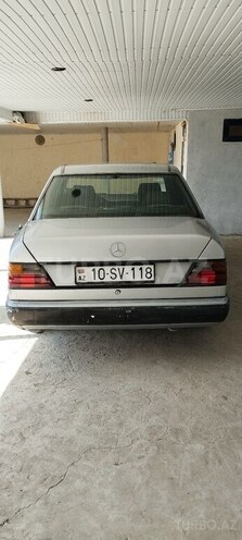 Mercedes E 200 d 1992, 421,000 km - 2.0 л - Şamaxı