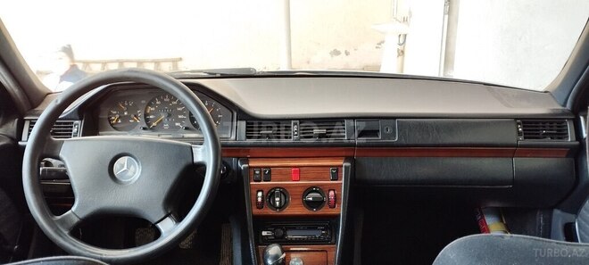 Mercedes E 200 d 1992, 421,000 km - 2.0 л - Şamaxı