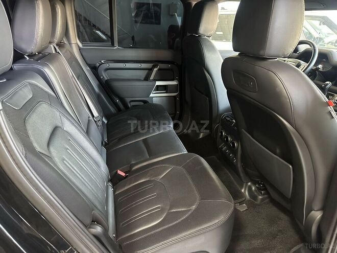 Land Rover Defender-10