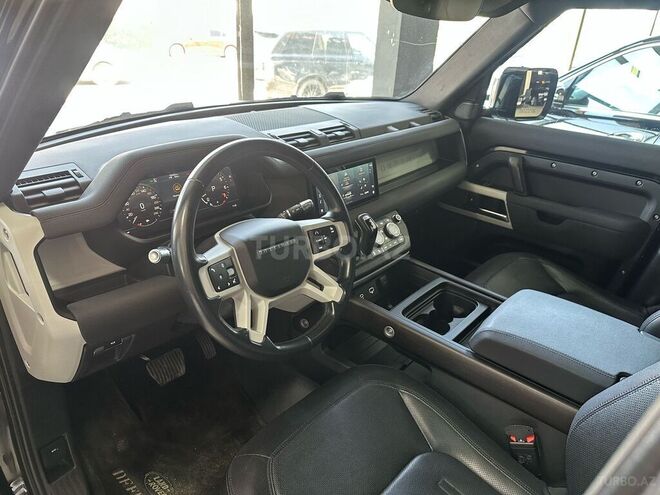 Land Rover Defender-6