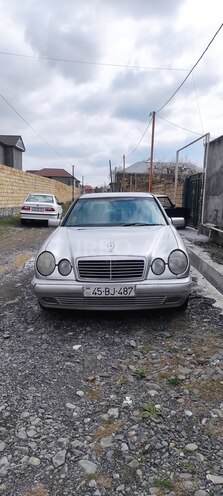 Mercedes E 280 1997, 458,000 km - 2.8 l - Qax