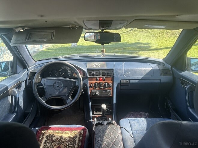 Mercedes C 180 1996, 400,000 km - 2.0 l - Quba